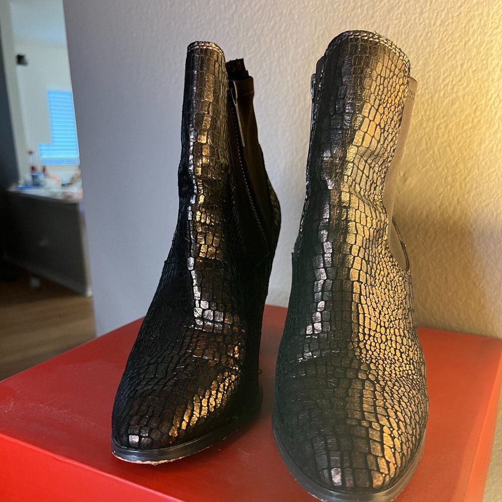 Donald J Pliner Leather Ankle Metallic Boots